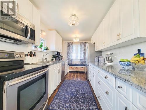 19270 Lakeside Drive, Lighthouse Cove, ON - Indoor Photo Showing Kitchen