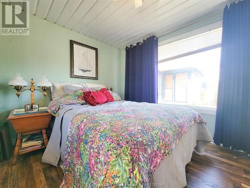 19270 Lakeside Drive, Lighthouse Cove, ON - Indoor Photo Showing Bedroom
