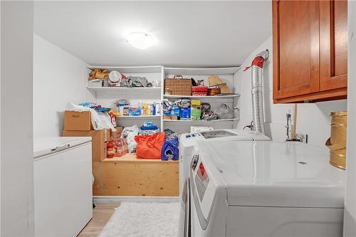 34 Argyle Avenue, Hamilton, ON - Indoor Photo Showing Laundry Room