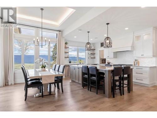 7500 Mclennan Road, Vernon, BC - Indoor Photo Showing Dining Room