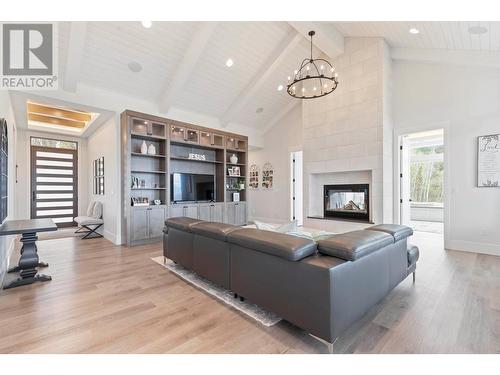 7500 Mclennan Road, Vernon, BC - Indoor Photo Showing Living Room With Fireplace