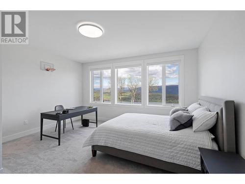 7500 Mclennan Road, Vernon, BC - Indoor Photo Showing Bedroom