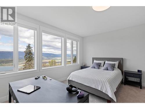 7500 Mclennan Road, Vernon, BC - Indoor Photo Showing Bedroom