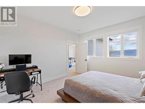 7500 Mclennan Road, Vernon, BC - Indoor Photo Showing Bedroom