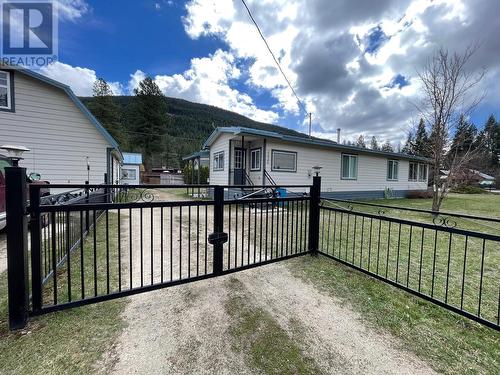 5834 3Rd Street, Beaverdell, BC 