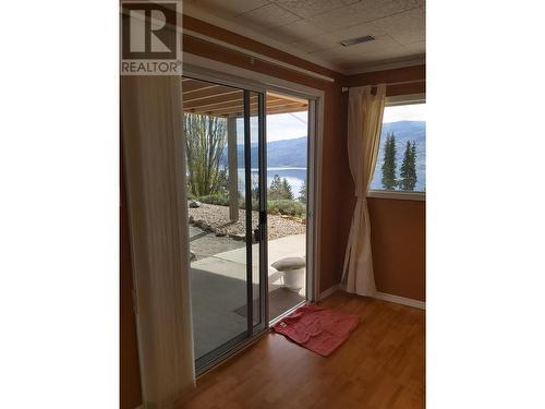 5868 Macgregor Road, Peachland, BC - Indoor Photo Showing Other Room