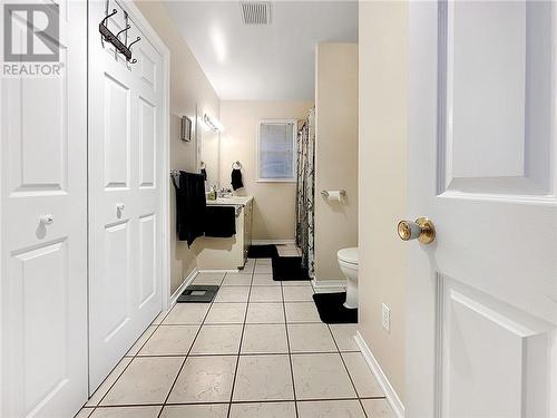 Main Floor Bath - 141 Hincks Avenue W, Renfrew, ON - Indoor Photo Showing Other Room