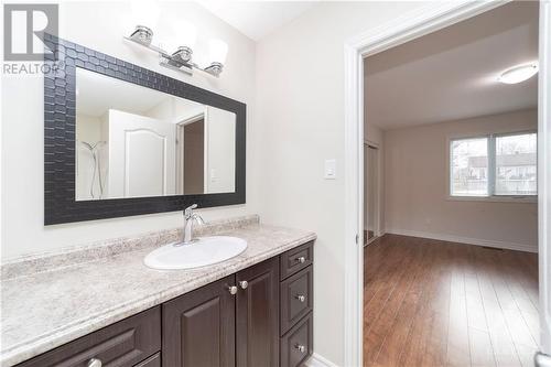511 Ovana Crescent, Wendover, ON - Indoor Photo Showing Bathroom