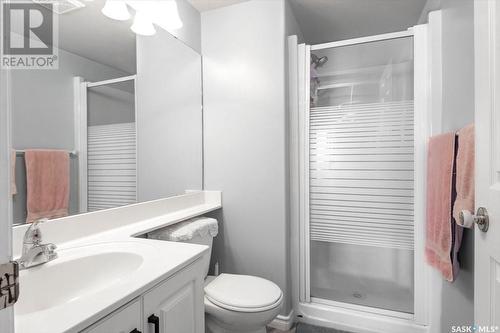 109 2600 Arens Road E, Regina, SK - Indoor Photo Showing Bathroom