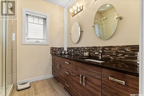 160 Connaught Crescent, Regina, SK - Indoor Photo Showing Bathroom