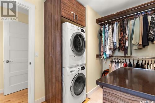 160 Connaught Crescent, Regina, SK - Indoor Photo Showing Laundry Room