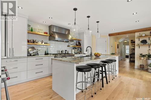 160 Connaught Crescent, Regina, SK - Indoor Photo Showing Kitchen With Upgraded Kitchen