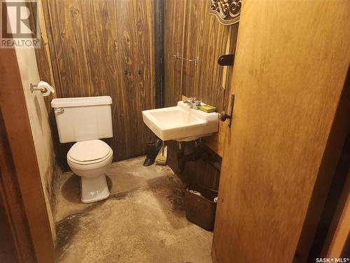 143 North Hyde Avenue E, Bjorkdale, SK - Indoor Photo Showing Bathroom