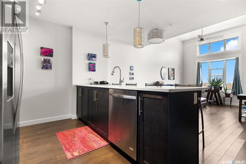 403 5301 Universal Crescent, Regina, SK - Indoor Photo Showing Kitchen With Upgraded Kitchen