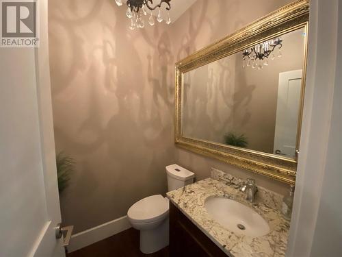 415 Hobson Crescent, Kelowna, BC - Indoor Photo Showing Bathroom