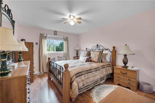 7 Sunnydale Court, Smithville, ON - Indoor Photo Showing Bedroom