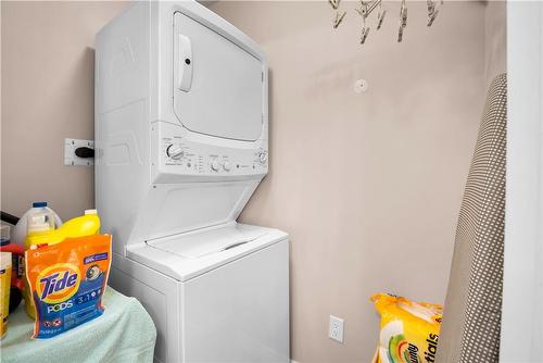 7 Sunnydale Court, Smithville, ON - Indoor Photo Showing Laundry Room