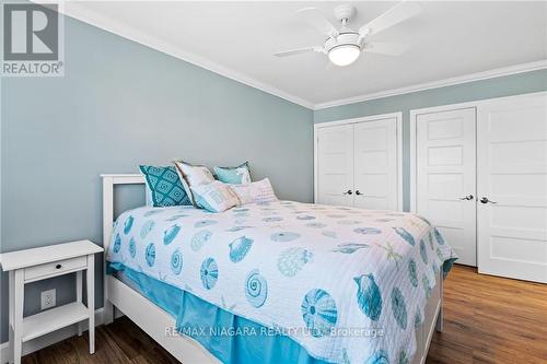 111 Sherman Dr, St. Catharines, ON - Indoor Photo Showing Bedroom