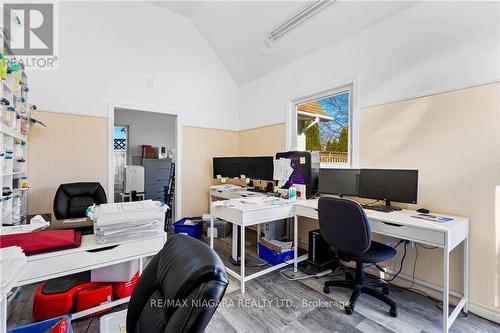 111 Sherman Drive, St. Catharines, ON - Indoor Photo Showing Office