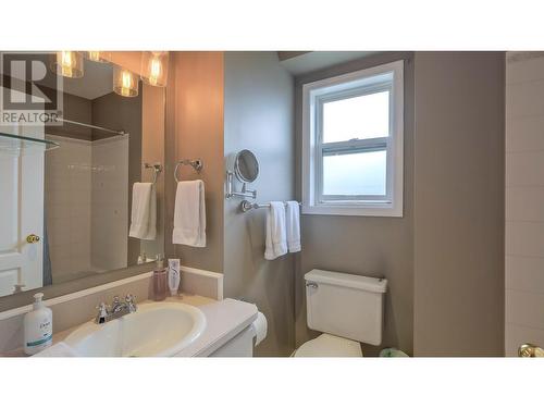 3153 Paris Street Unit# 152, Penticton, BC - Indoor Photo Showing Bathroom