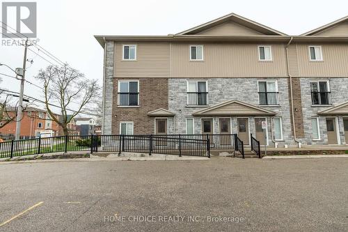 #2 -122 Courtland Ave E, Kitchener, ON - Outdoor With Facade