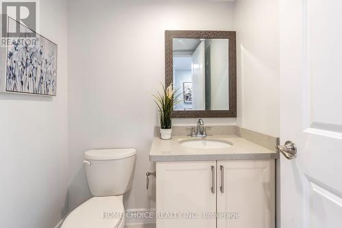 #2 -122 Courtland Ave E, Kitchener, ON - Indoor Photo Showing Bathroom