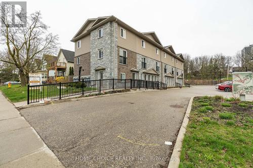 #2 -122 Courtland Ave E, Kitchener, ON - Outdoor