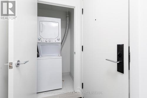 #1313 -270 Dufferin St, Toronto, ON - Indoor Photo Showing Laundry Room