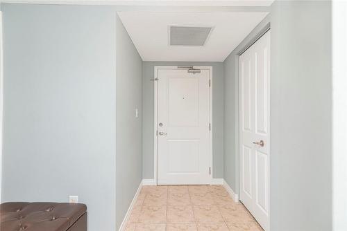 56 Kerman Avenue|Unit #210, Grimsby, ON - Indoor Photo Showing Other Room