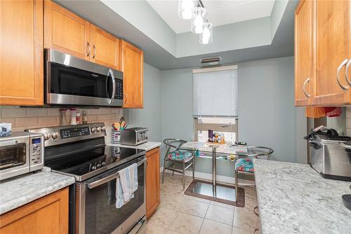 56 Kerman Avenue|Unit #210, Grimsby, ON - Indoor Photo Showing Kitchen