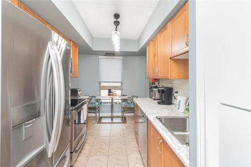 56 Kerman Avenue|Unit #210, Grimsby, ON - Indoor Photo Showing Kitchen With Upgraded Kitchen