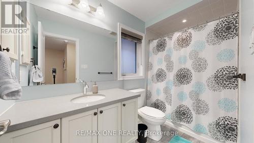 213 Wisteria Way, Oakville, ON - Indoor Photo Showing Bathroom