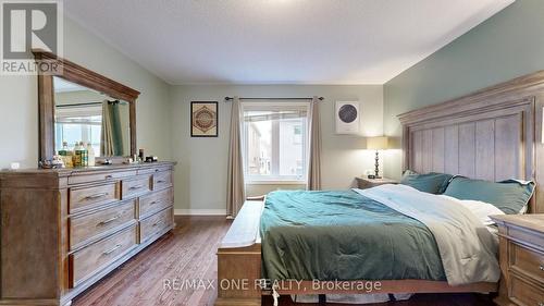 213 Wisteria Way, Oakville, ON - Indoor Photo Showing Bedroom