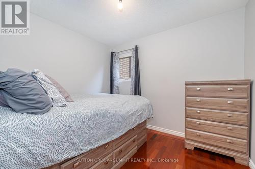 4238 Treetop Crescent, Mississauga, ON - Indoor Photo Showing Bedroom
