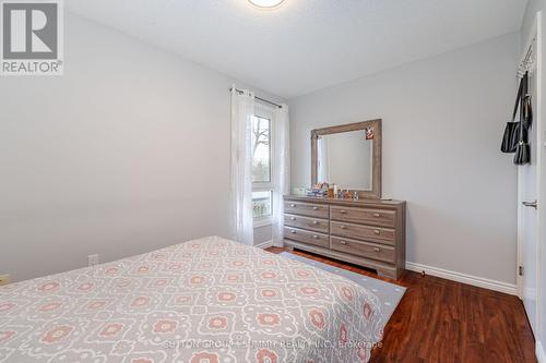 4238 Treetop Crescent, Mississauga, ON - Indoor Photo Showing Bedroom