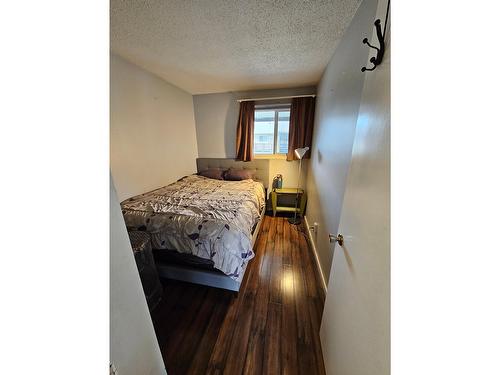 E52 - 100 Red Cedar Drive, Sparwood, BC - Indoor Photo Showing Bedroom