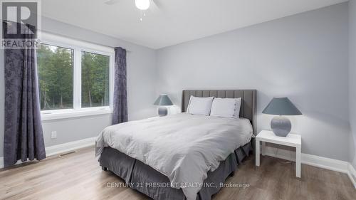 114 Pike Street, Northern Bruce Peninsula, ON - Indoor Photo Showing Bedroom