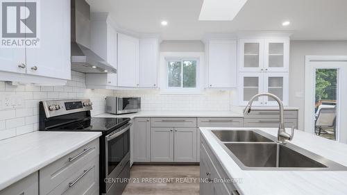 114 Pike Street, Northern Bruce Peninsula, ON - Indoor Photo Showing Kitchen With Double Sink With Upgraded Kitchen