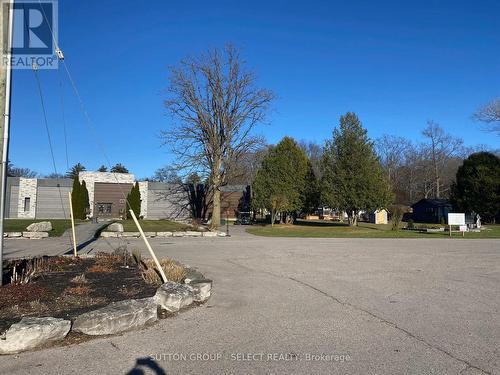 #55 -22790 Amiens Rd, Middlesex Centre, ON - Outdoor