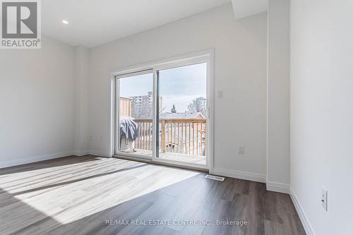 #33 -270 Melvin Ave, Hamilton, ON - Indoor Photo Showing Other Room