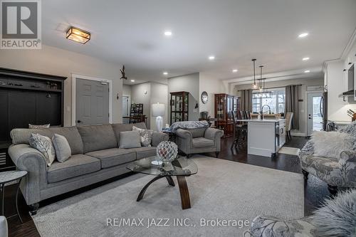 20 Smith Drive, Havelock-Belmont-Methuen, ON - Indoor Photo Showing Living Room