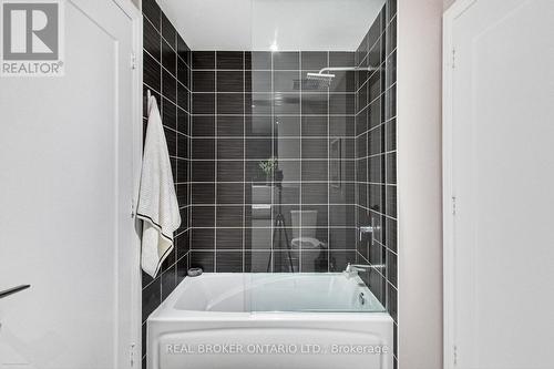 #501 -110 Marine Parade Dr, Toronto, ON - Indoor Photo Showing Laundry Room