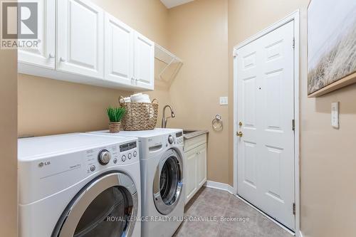 2236 Turnberry Rd, Burlington, ON - Indoor Photo Showing Laundry Room