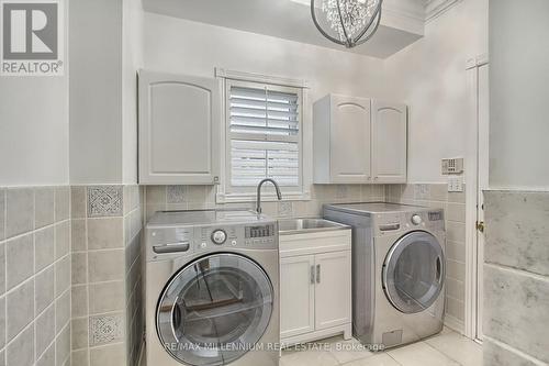 10 Royal Springs Cres, Brampton, ON - Indoor Photo Showing Laundry Room
