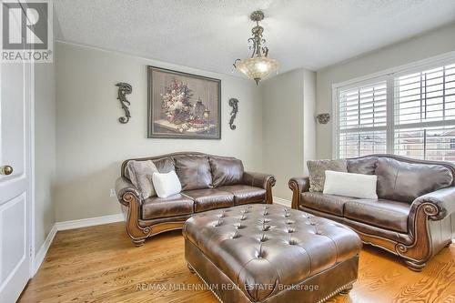 10 Royal Springs Crescent, Brampton, ON - Indoor Photo Showing Living Room