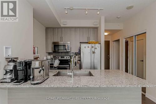#3207 -4099 Brickstone Mews, Mississauga, ON - Indoor Photo Showing Kitchen With Upgraded Kitchen