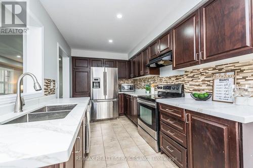 2 Burnstown Circ, Brampton, ON - Indoor Photo Showing Kitchen With Double Sink With Upgraded Kitchen