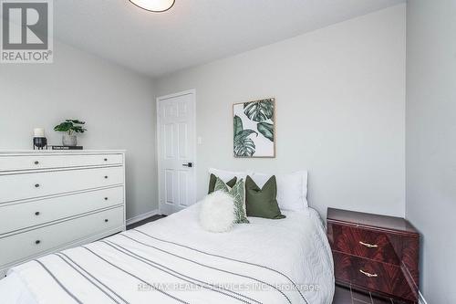 2 Burnstown Circle, Brampton, ON - Indoor Photo Showing Bedroom