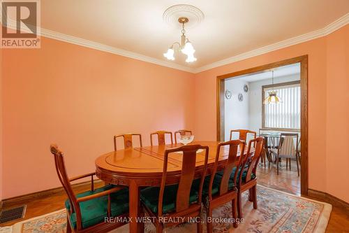 1516 Lawrence Ave W, Toronto, ON - Indoor Photo Showing Dining Room