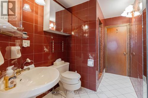 1516 Lawrence Ave W, Toronto, ON - Indoor Photo Showing Bathroom